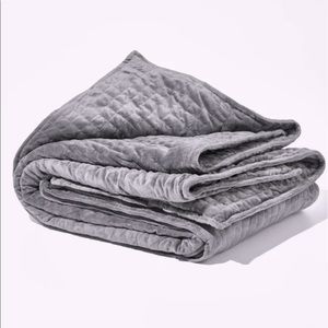 Gravity 15 lbs weighted blanket. Gray. Like new! Never used!